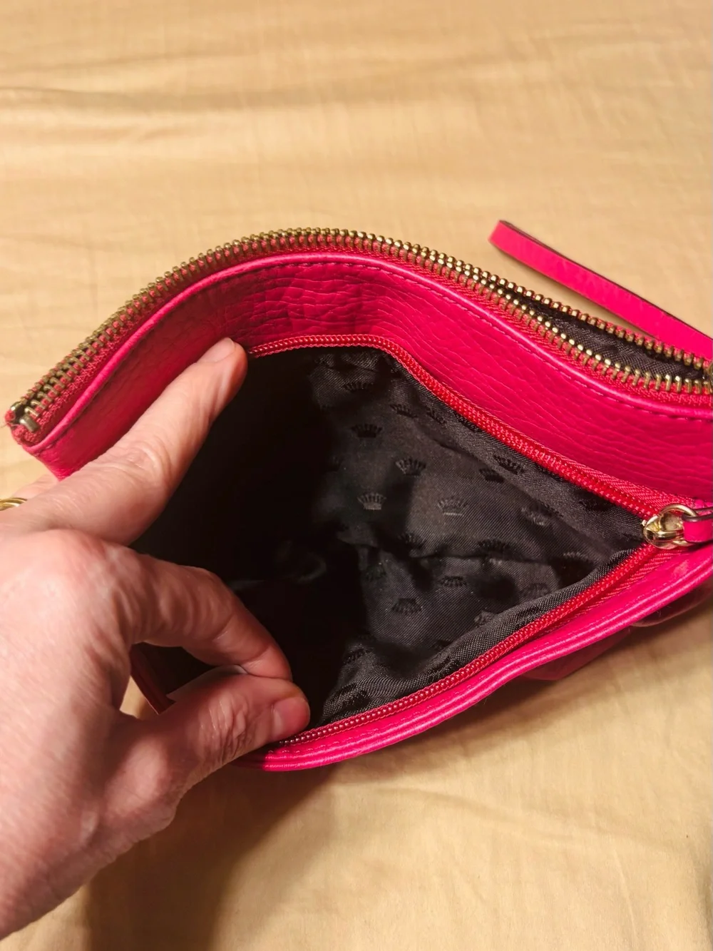 Juicy Couture Hot Pink Wristlet with Branded Logo Plate NWOT